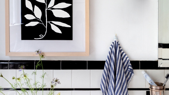 abstract wall art for bathroom